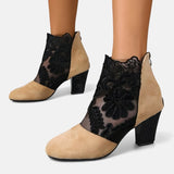 Petra™ | Botim de Salto Bloco com Renda Floral