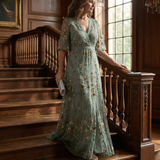 Serafina™ | Vestido maxi floral com decote halter em verde-sálvia