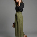 Vera™ | Conjunto de Blusa Preta e Saia Midi Verde-Oliva