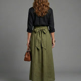 Vera™ | Conjunto de Blusa Preta e Saia Midi Verde-Oliva