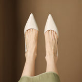Sapatos Carminha de salto baixo em pele