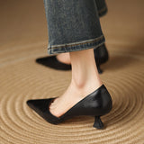 Sapatos Carminha de salto baixo em pele