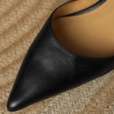 Sapatos Carminha de salto baixo em pele