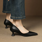 Sapatos de salto baixo em pele Celeste