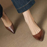Sapatos de salto baixo em pele Celeste