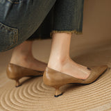 Sapatos Carminha de salto baixo em pele