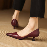 Sapatos Carminha de salto baixo em pele
