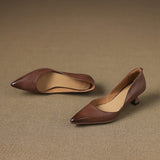 Sapatos de salto baixo em pele Celeste