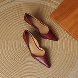 Sapatos Carminha de salto baixo em pele