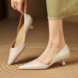 Sapatos Carminha de salto baixo em pele