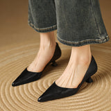 Sapatos Carminha de salto baixo em pele
