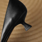 Sapatos Carminha de salto baixo em pele