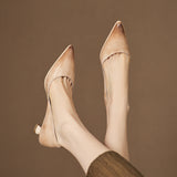 Sapatos de salto baixo em pele Celeste