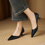 Sapatos Carminha de salto baixo em pele