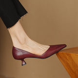 Sapatos Carminha de salto baixo em pele