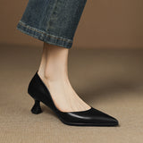 Sapatos de salto baixo em pele Celeste