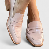 Mocassins Selma em verniz rosa com biqueira quadrada e salto alto