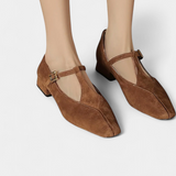 Elly Sapatos de salto baixo com tira e fivela