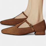Elly Sapatos de salto baixo com tira e fivela