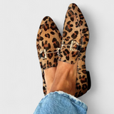 Lluvia Mocassins Elegantes com Padrão Gravado e Salto Subtil
